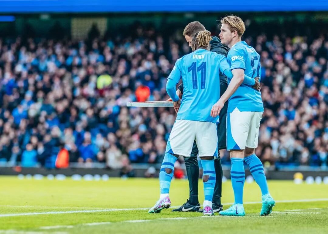 记者：库尔图瓦也伤了，将不会参加11月份国家队比赛